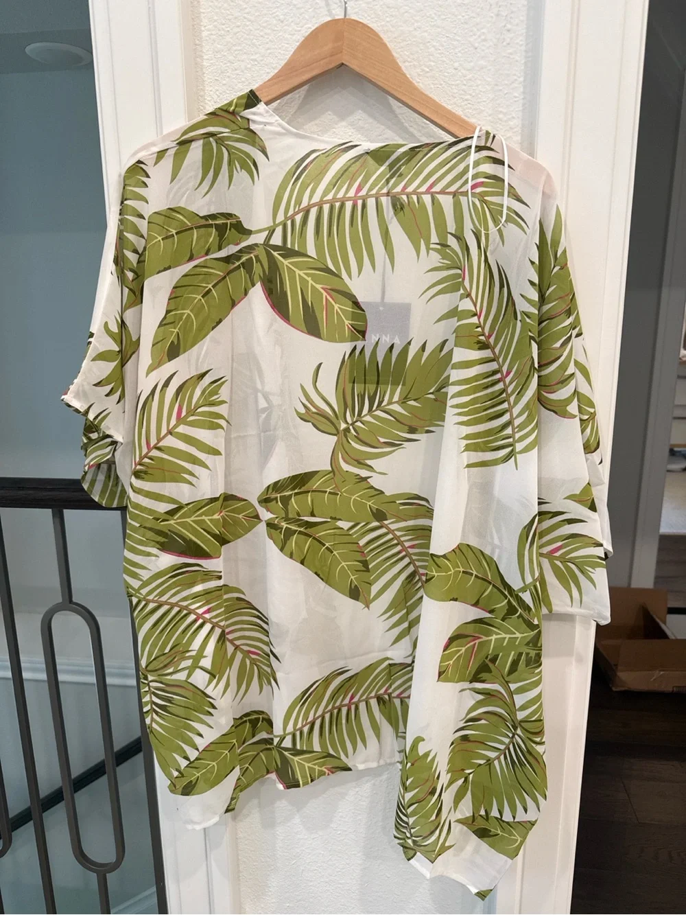NWT JNNA Tropical Palm Leaf Sheer Kimono Cover Up Size M